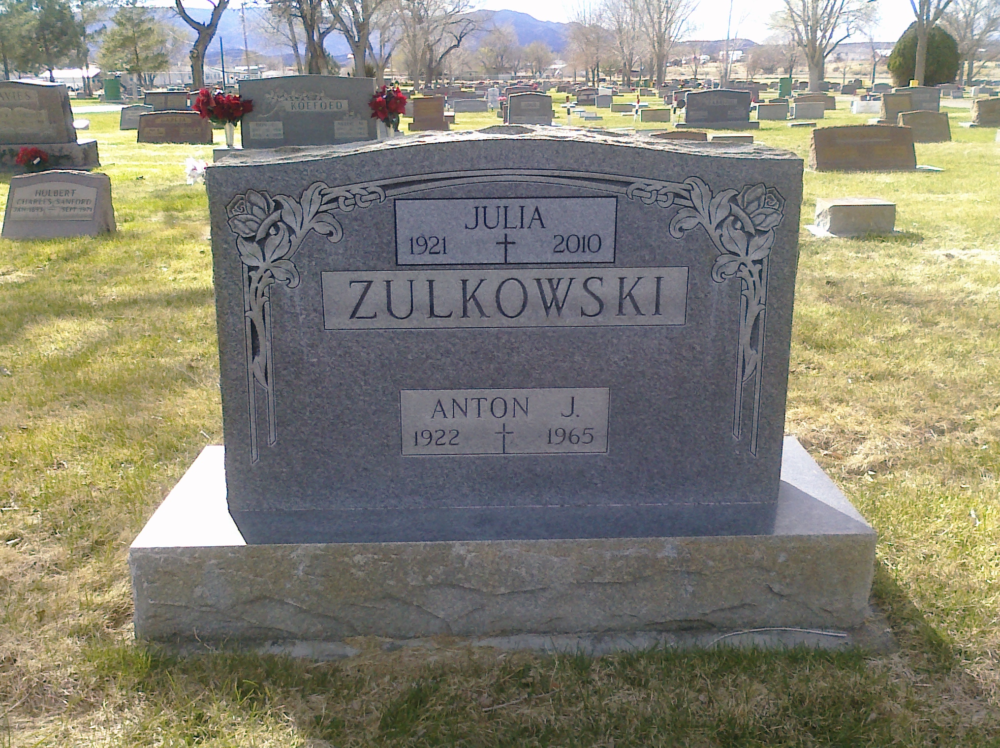 Anton and Julia Zulkowski’s grave (30 MAR 2011)