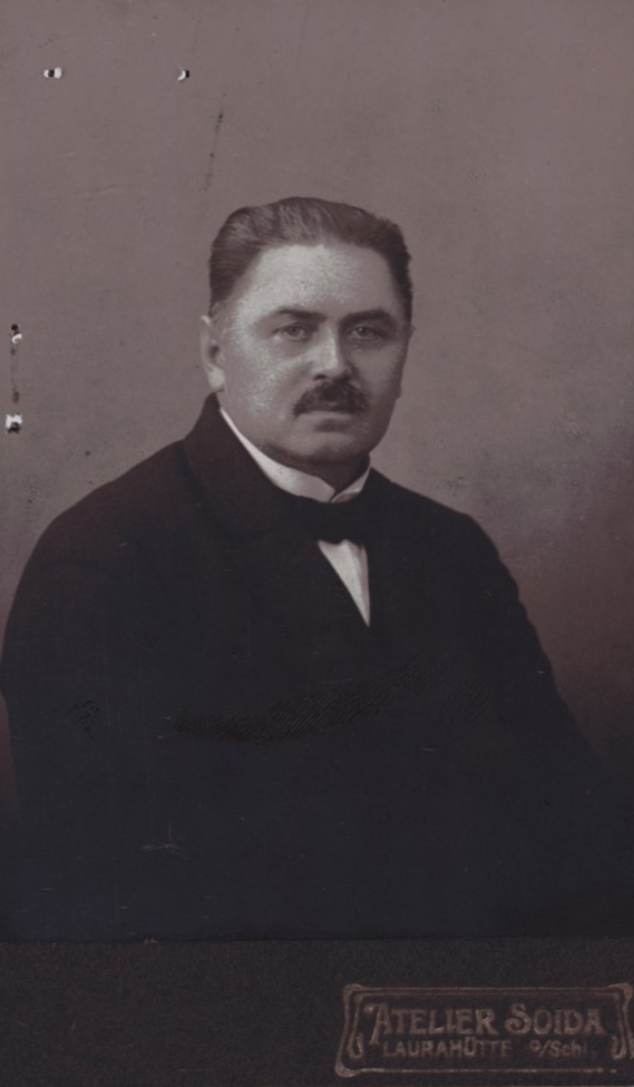 Wojciech Sosiński — Wojciech Sosiński (fotograf: Atelier Soida Laurahütte — obecnie Siemianowice Śląskie)